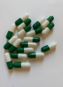 Kapsul Hijau Putih